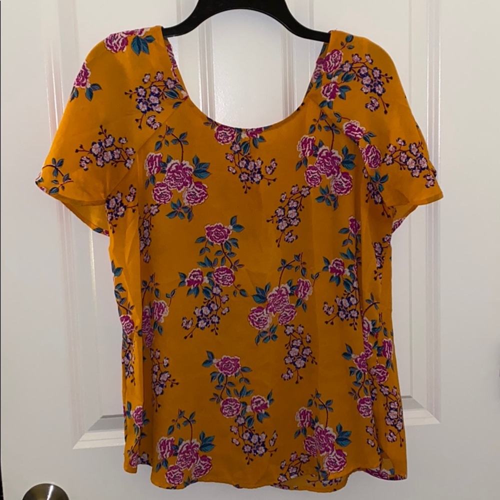 Short sleeve blouse